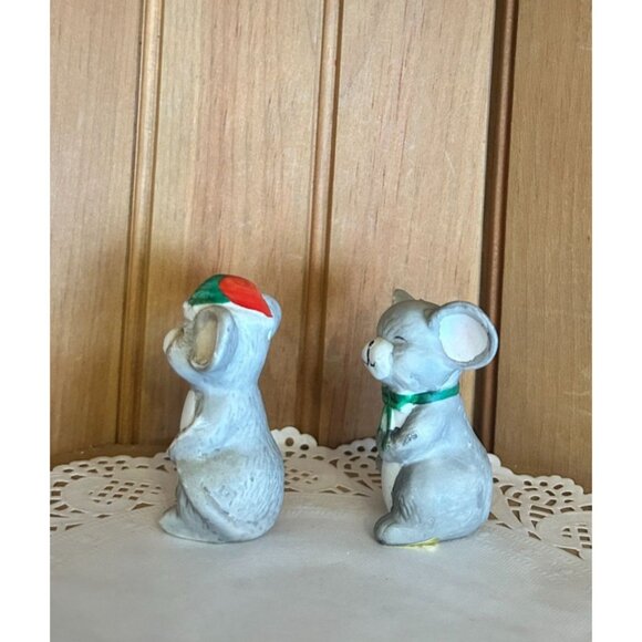 Vintage Gray Ceramic Christmas Salt & Pepper Shakers Santa Hat Holiday Decor - Picture 3 of 9